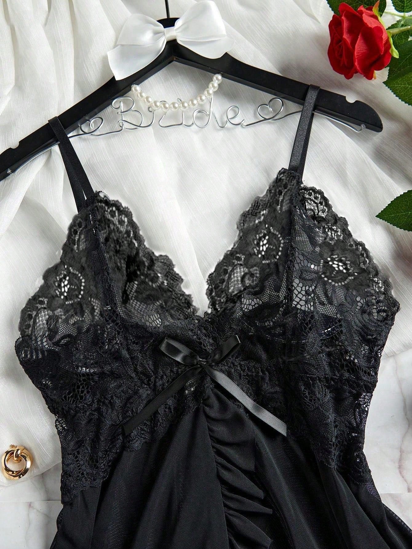 Plus Size Lace & Mesh V-Neck Lingerie Set